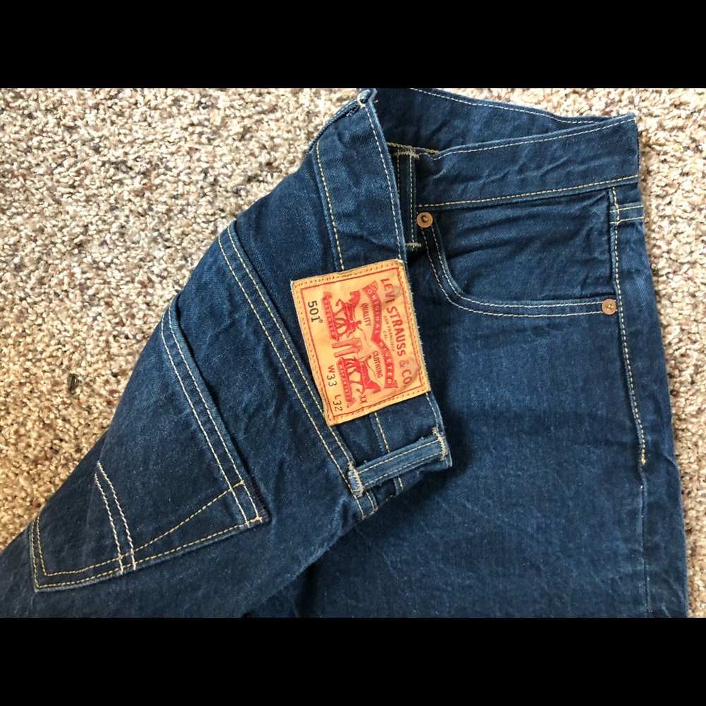 Levi’s 501 dark wash jeans size 33x32